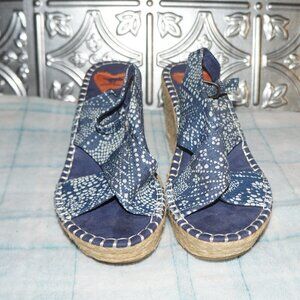 Rocketdog Size 7.5 Blue and White Rope Wedge Sandals Open Toe